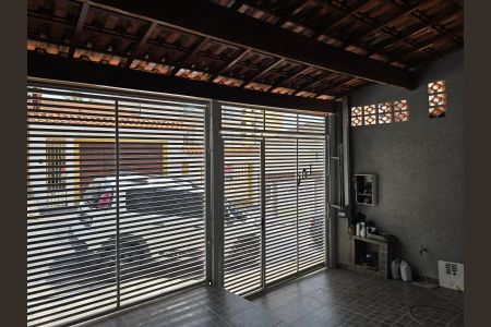 Casa à venda com 134m², 3 quartos e 2 vagasGaragem