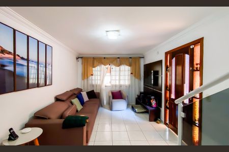 Casa à venda com 4 quartos, 196m² em Vila Nhocuné, São Paulo