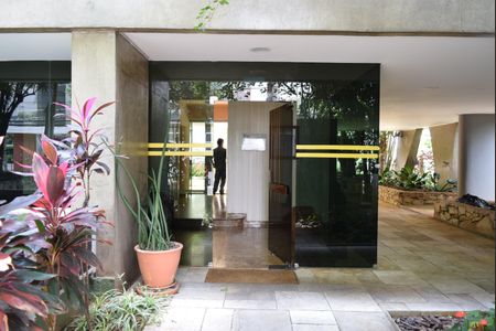 Apartamento para alugar com 42m², 2 quartos e 1 vagaEntrada edifício