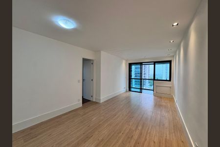Sala de apartamento para alugar com 3 quartos, 101m² em Barra da Tijuca, Rio de Janeiro