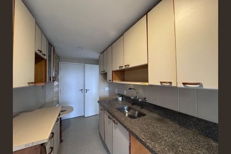 Apartamento para alugar com 101m², 3 quartos e 2 vagas Apartamento para alugar com 101m², 3 quartos e 2 vagasCozinha e Área de Serviço