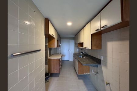 Apartamento para alugar com 101m², 3 quartos e 2 vagas Apartamento para alugar com 101m², 3 quartos e 2 vagasCozinha e Área de Serviço