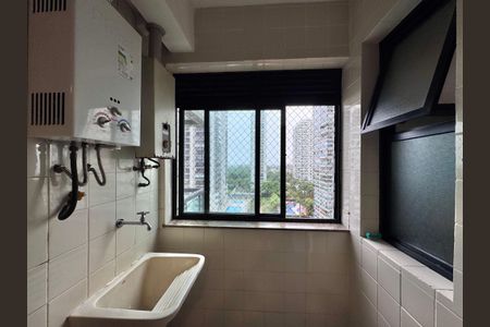 Apartamento para alugar com 101m², 3 quartos e 2 vagas Apartamento para alugar com 101m², 3 quartos e 2 vagasCozinha e Área de Serviço