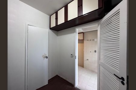 Apartamento para alugar com 101m², 3 quartos e 2 vagas Apartamento para alugar com 101m², 3 quartos e 2 vagasCozinha e Área de Serviço - Quarto