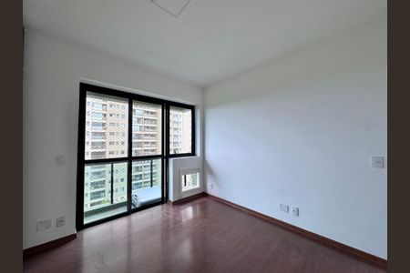 Apartamento para alugar com 101m², 3 quartos e 2 vagas Apartamento para alugar com 101m², 3 quartos e 2 vagasSuíte