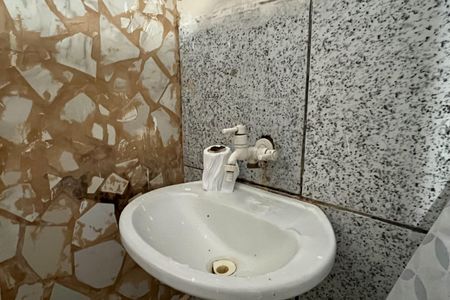 Banheiro de casa para alugar com 1 quarto, 115m² em Estuário, Santos