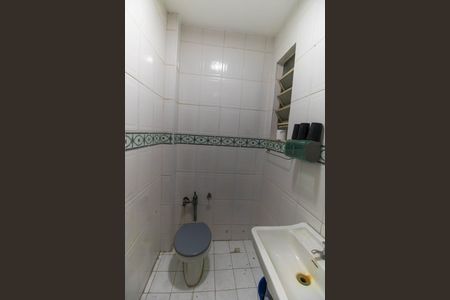 Banheiro de kitnet/studio para alugar com 1 quarto, 48m² em Centro, Niterói