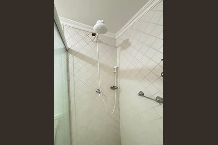 Apartamento para alugar com 130m², 3 quartos e 1 vaga Apartamento para alugar com 130m², 3 quartos e 1 vagaBanheiro da Suíte