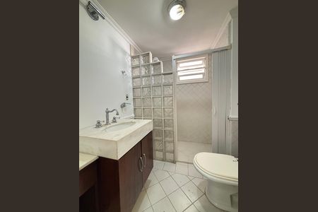 Apartamento para alugar com 130m², 3 quartos e 1 vaga Apartamento para alugar com 130m², 3 quartos e 1 vagaBanheiro social