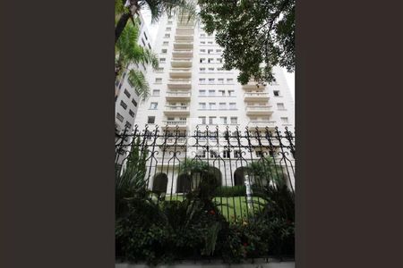 Apartamento para alugar com 130m², 3 quartos e 1 vaga Apartamento para alugar com 130m², 3 quartos e 1 vagaFachada