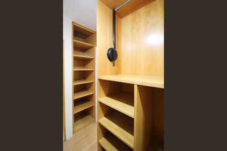 Apartamento para alugar com 130m², 2 quartos e 1 vagaCloset da suíte