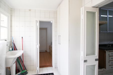 Apartamento para alugar com 130m², 2 quartos e 1 vagaÁrea de Serviço