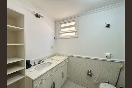 Apartamento para alugar com 130m², 3 quartos e 1 vaga Apartamento para alugar com 130m², 3 quartos e 1 vagaBanheiro da Suíte