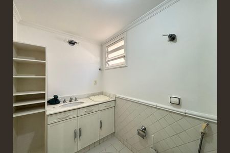 Apartamento para alugar com 130m², 3 quartos e 1 vaga Apartamento para alugar com 130m², 3 quartos e 1 vagaBanheiro da Suíte