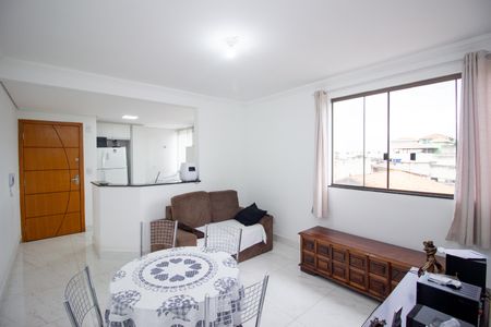 Sala de apartamento para alugar com 2 quartos, 56m² em Parque Maracana, Contagem