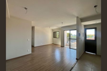 Sala de apartamento à venda com 2 quartos, 66m² em Parque Industrial, Campinas