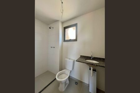 Apartamento à venda com 66m², 2 quartos e 1 vaga Apartamento à venda com 66m², 2 quartos e 1 vagaBanheiro da Suíte