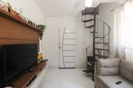 Casa para alugar com 60m², 2 quartos e sem vaga Casa para alugar com 60m², 2 quartos e sem vagaSala