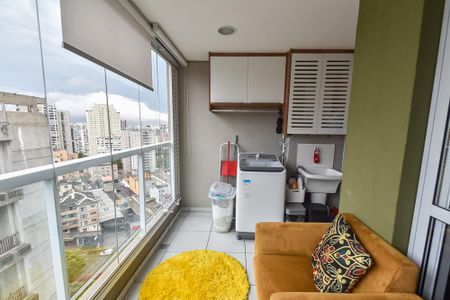 Apartamento à venda com 60m², 2 quartos e 1 vaga Apartamento à venda com 60m², 2 quartos e 1 vagaVaranda