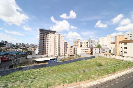 Vista de apartamento para alugar com 3 quartos, 100m² em Tabajaras, Uberlândia