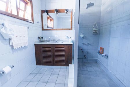 Casa de condomínio para alugar com 3818m², 4 quartos e 6 vagasBanheiro Corredor