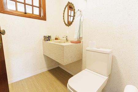 Casa de condomínio para alugar com 3818m², 4 quartos e 6 vagasLavabo