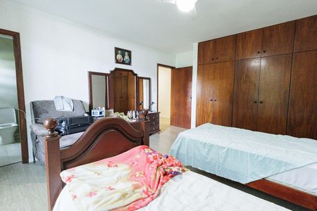 Casa de condomínio para alugar com 3818m², 4 quartos e 6 vagasSuíte 1