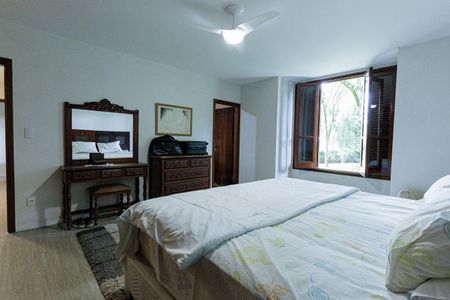 Casa de condomínio para alugar com 3818m², 4 quartos e 6 vagassuite 2