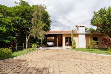 Casa de condomínio para alugar com 3818m², 4 quartos e 6 vagasÁrea externa