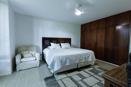 Casa de condomínio para alugar com 3818m², 4 quartos e 6 vagassuite 2