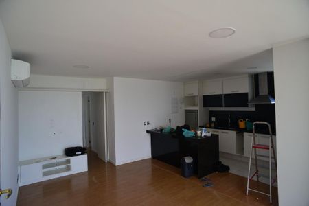 Sala/Cozinha de apartamento para alugar com 3 quartos, 225m² em Barra da Tijuca, Rio de Janeiro