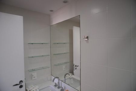 Apartamento para alugar com 225m², 3 quartos e 2 vagasBanheiro da Suíte