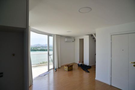Sala de apartamento para alugar com 3 quartos, 225m² em Barra da Tijuca, Rio de Janeiro