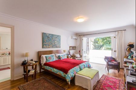 Casa à venda com 4 quartos, 700m² em Santo Amaro, São Paulo