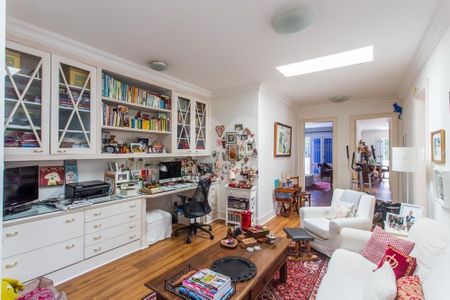 Casa à venda com 4 quartos, 700m² em Santo Amaro, São Paulo