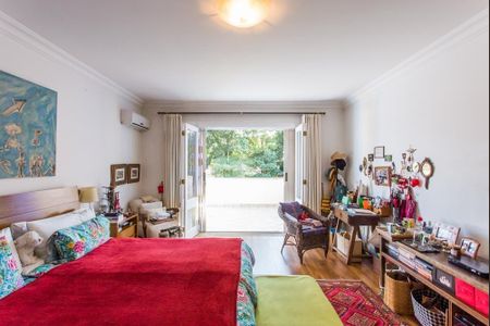 Casa à venda com 4 quartos, 700m² em Santo Amaro, São Paulo