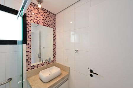 Apartamento à venda com 77m², 3 quartos e 2 vagasBanheiro da Suíte