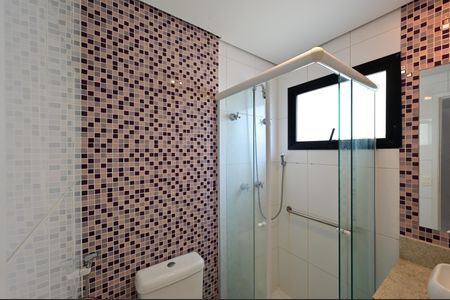 Apartamento à venda com 77m², 3 quartos e 2 vagasBanheiro da Suíte