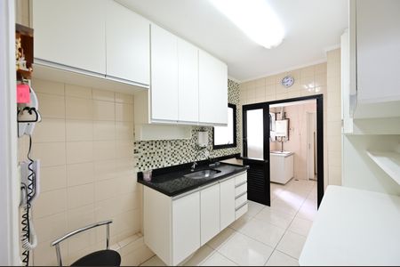 Apartamento à venda com 77m², 3 quartos e 2 vagasCozinha