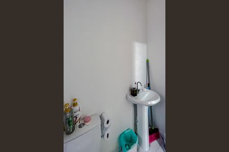 Banheiro da Suíte de apartamento para alugar com 1 quarto, 27m² em Parque Industrial Tomas Edson, São Paulo