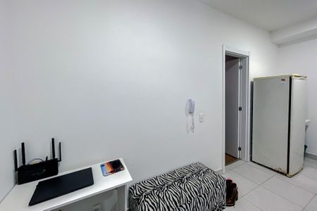 Sala de apartamento para alugar com 1 quarto, 27m² em Parque Industrial Tomas Edson, São Paulo
