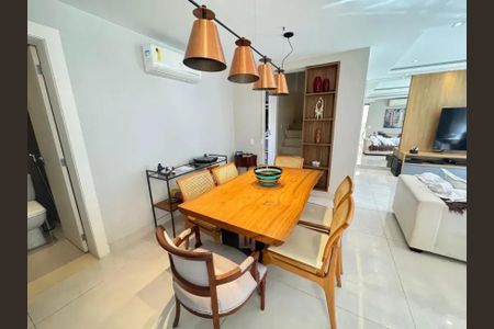 Casa de Condomínio à venda com 5 quartos, 235m² em Barra da Tijuca, Rio de Janeiro