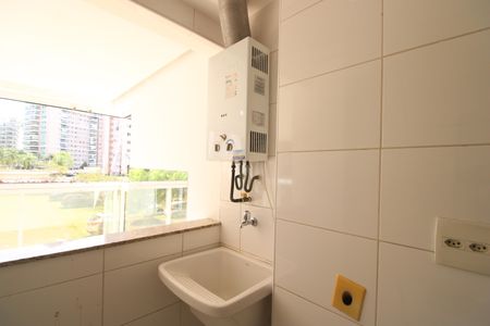 Apartamento para alugar com 75m², 3 quartos e 1 vagaÁrea de serviço