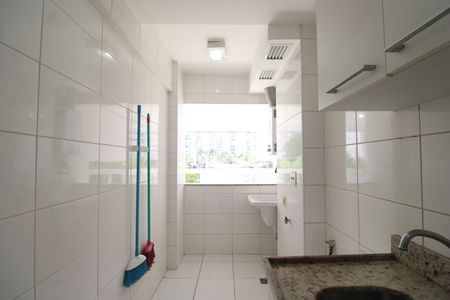 Apartamento para alugar com 75m², 3 quartos e 1 vagaÁrea de serviço