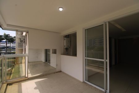 Sala - Varanda de apartamento à venda com 3 quartos, 75m² em Barra da Tijuca, Rio de Janeiro