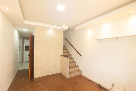 Sala de casa de condomínio para alugar com 2 quartos, 60m² em Campo Grande, Rio de Janeiro