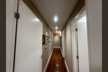 Apartamento para alugar com 245m², 4 quartos e sem vaga