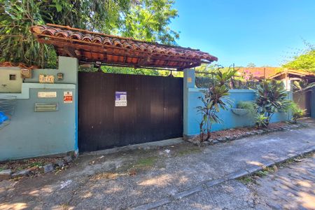 Casa para alugar com 241m², 4 quartos e 2 vagasFachada