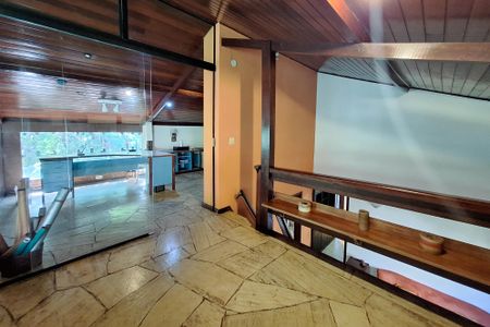 Casa para alugar com 241m², 4 quartos e 2 vagasEscritório