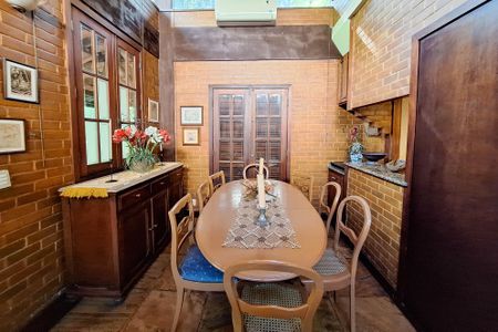 Sala 1 de casa para alugar com 4 quartos, 241m² em Matapaca, Niterói